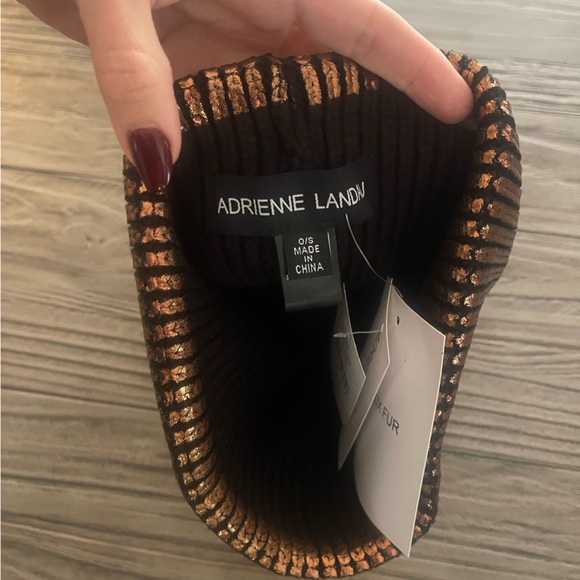 Adrienne Landau metallic beanie with pom - Picture 5 of 7